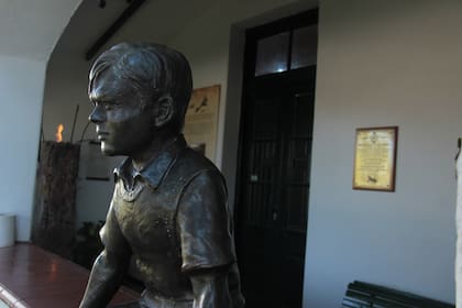La casa del Che, con su figura de niño