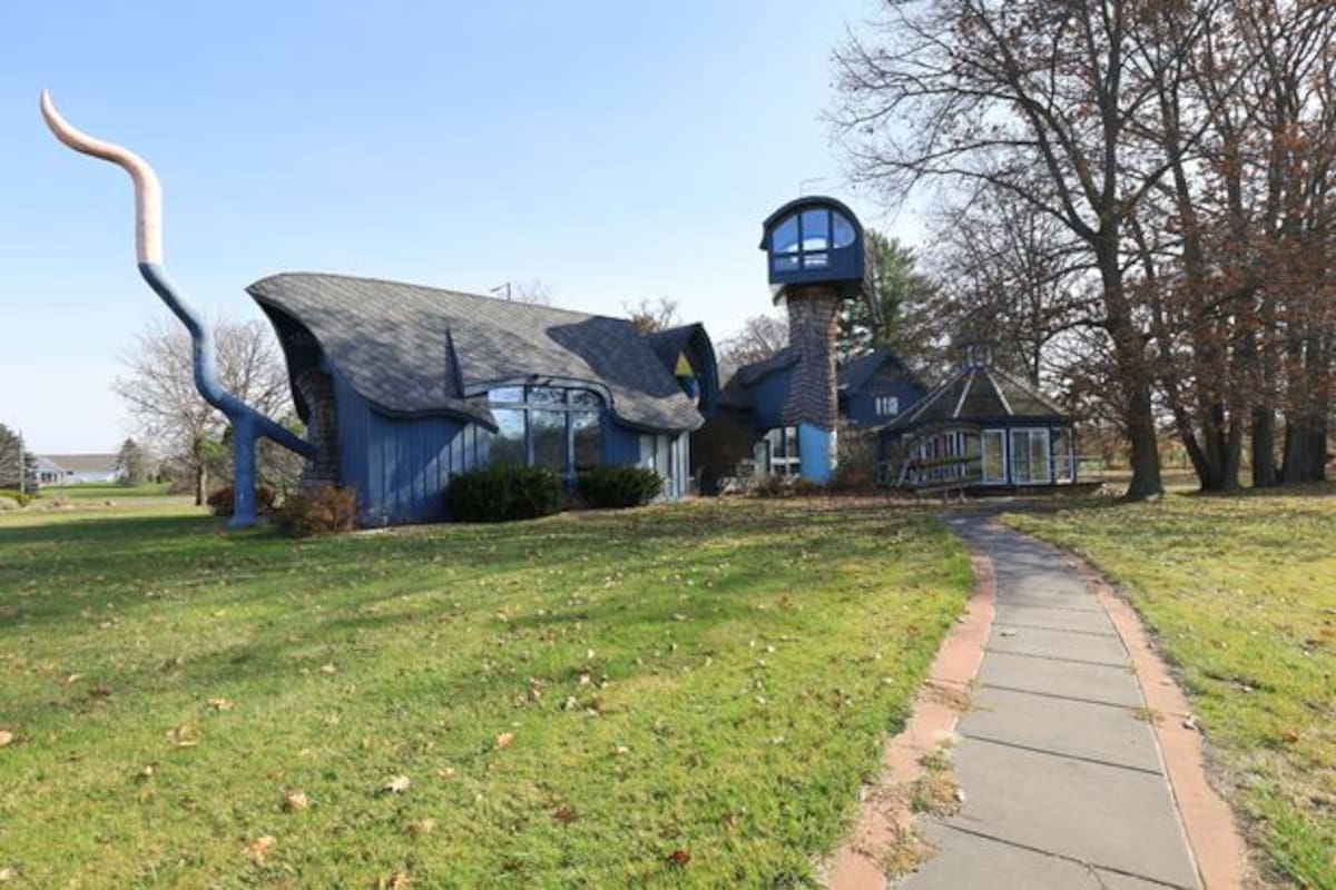 La casa del dragón fue construida en 1978 y tiene 436 m²