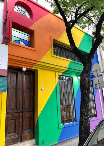 La Casa del Orgullo está ubicada en el barrio de Constitución