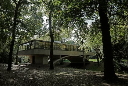La Casa del Puente, o sobre el arroyo, fue reconstruida recientemente en Mar del Plata