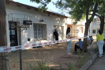 La casa donde encontraron el cuerpo de la mujer