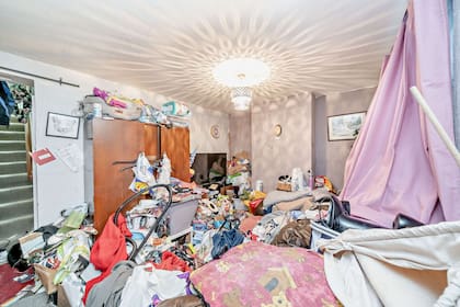 La casa está completamente desordenada