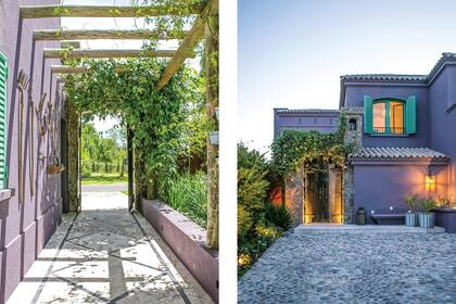 La casa está resguardada por una primera puerta en madera de demolición, que oculta un recorrido íntimo y romántico a través de una pérgola verde hasta el patio lateral.