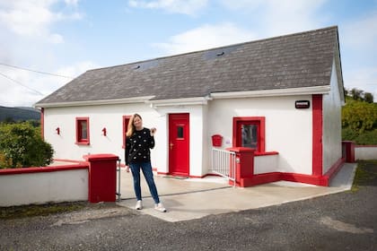 La casa está ubicada en las afueras de Sligo, una ciudad costera del noroeste de Irlanda, en un entorno tranquilo y natural