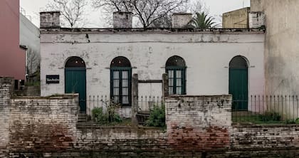 La casa estuvo vinculada a Florentino, Juan y Carlos Ameghino, figuras fundamentales de las ciencias naturales argentinas