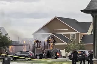 Un hombre mató a ocho familiares durante una cena, incendió la casa y se quitó la vida