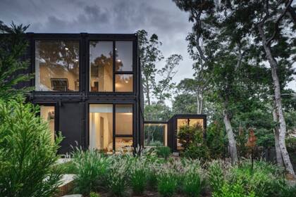 La casa fue realizada totalmente con contenedores sin construcción tradicional