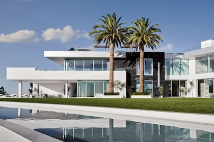 Es la quinta casa más cara del mundo, se encuentra en Los Ángeles y la llaman "The One".