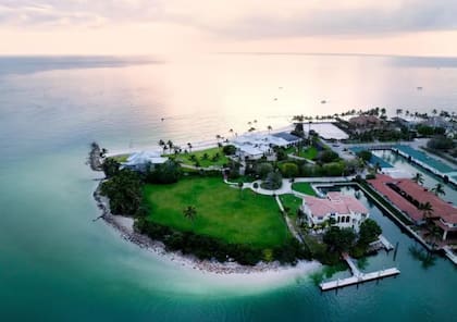 La casa más cara del mundo tiene tres mansiones y tres piscinas