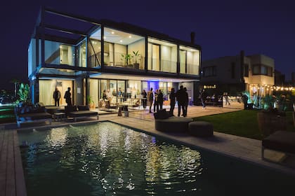 La Casa MIES 314 fue cuidadosamente concebida en torno a la vista natural del barrio Acacias, en Puertos.