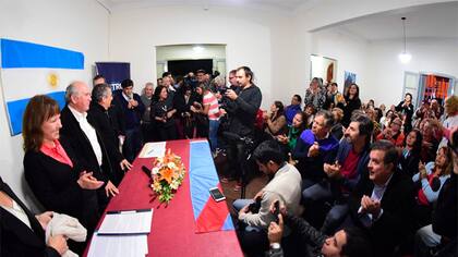 La Casa Patria de Paraná fue la primera en inaugurarse, en 2019, con la presencia en Entre Ríos del presidente del Instituto Patria, Oscar Parrilli