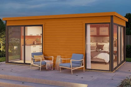 La casa prefabricada tiene 17 m2 y se monta en dos días. Dispone de dos habitaciones, cocina y baño. Además, el cliente puede elegir la distribución