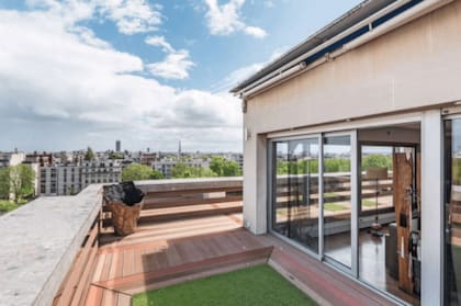 La casa que la famlia Messi tiene en la mira: una construcción de dos pisos y 300 metros cuadrados en el oeste de la capital francesa