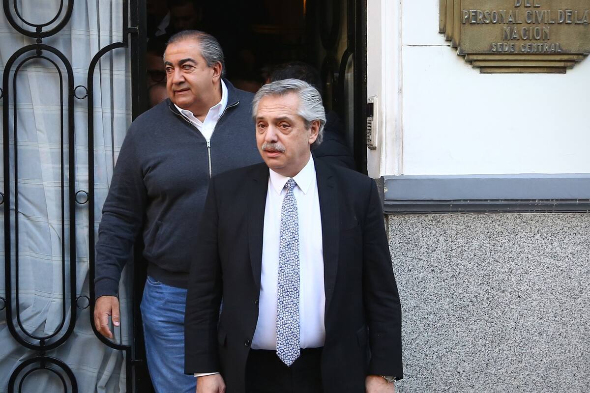 La Casa Rosada busca reflotar el proyecto, pero hay diferencias entre los gremios, y el sector empresario se muestra renuente; el Presidente irá a la CGT