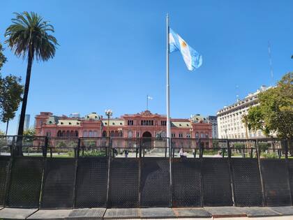 La Casa Rosada también está vallada por precaución ante la marcha en reclamo de mejoras a los jubilados