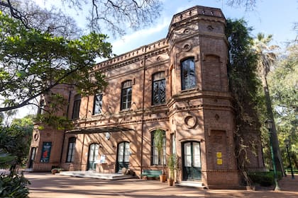 La Casona, construida en 1881, atraviesa una puesta en valor que busca conservar su arquitectura, hacerla más accesible y darle nuevos usos