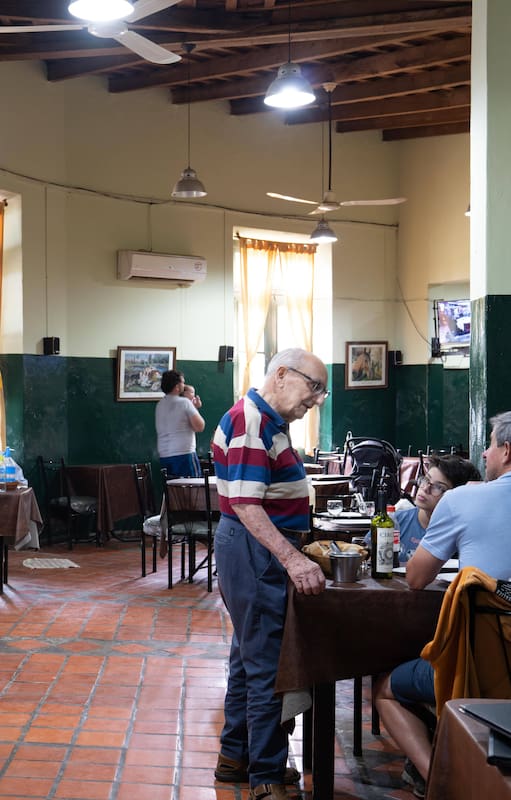 La Casona de Angelito es un clásico de Lobos.