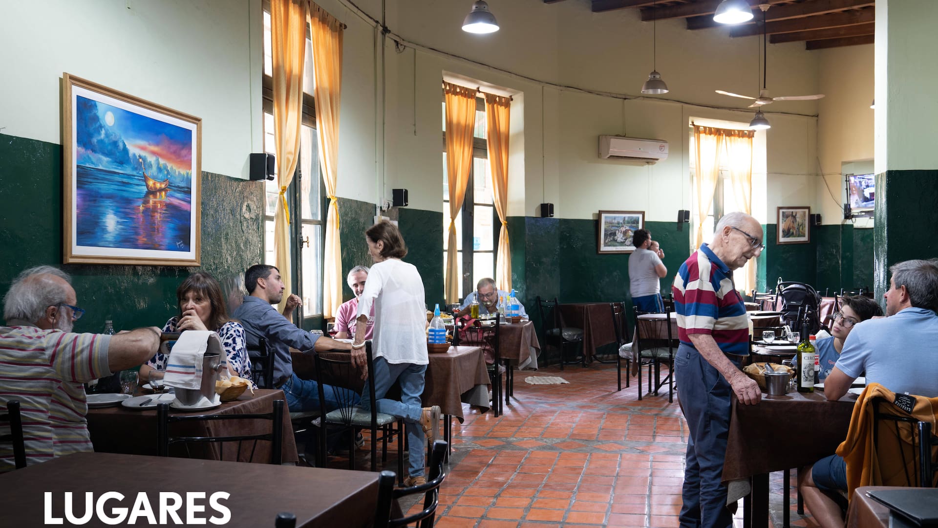 La Casona de Angelito es un clásico de Lobos.