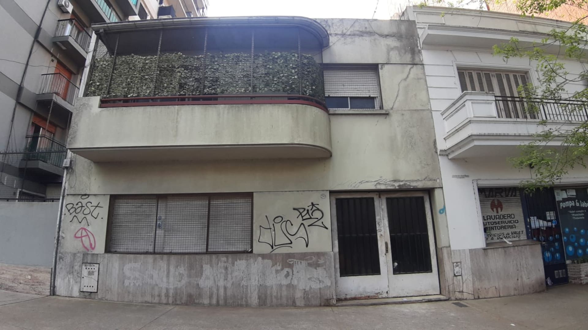 La casona de Núñez que inquieta a los vecinos