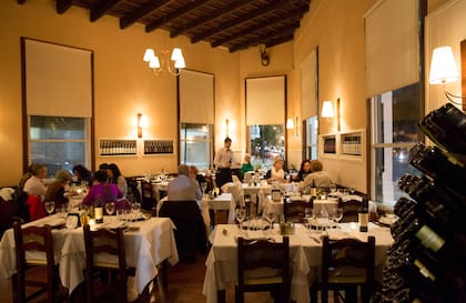 La casona palermitana donde funciona La Choza.