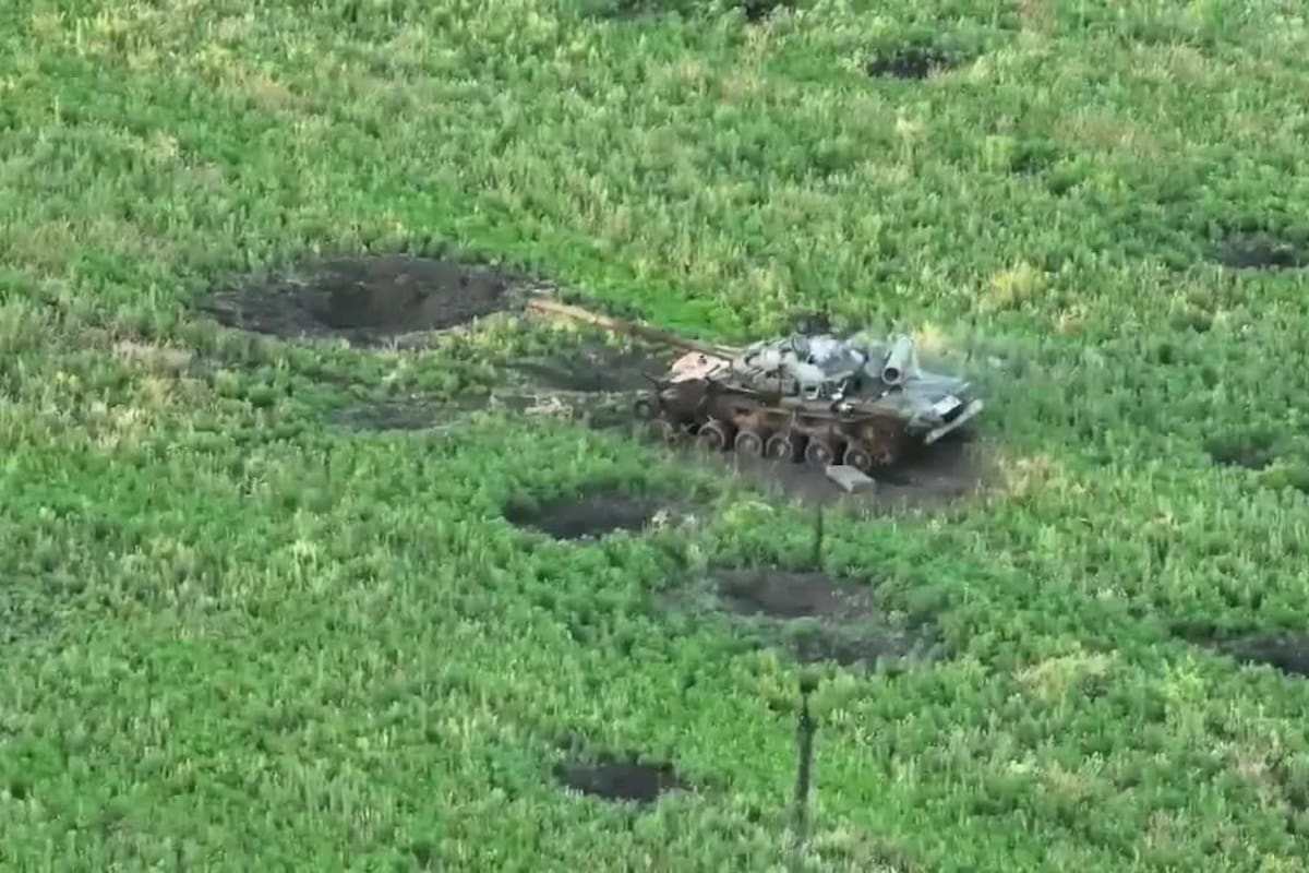 La catastrófica explosión de un tanque T-80 ante un ataque del ejercito ucraniano