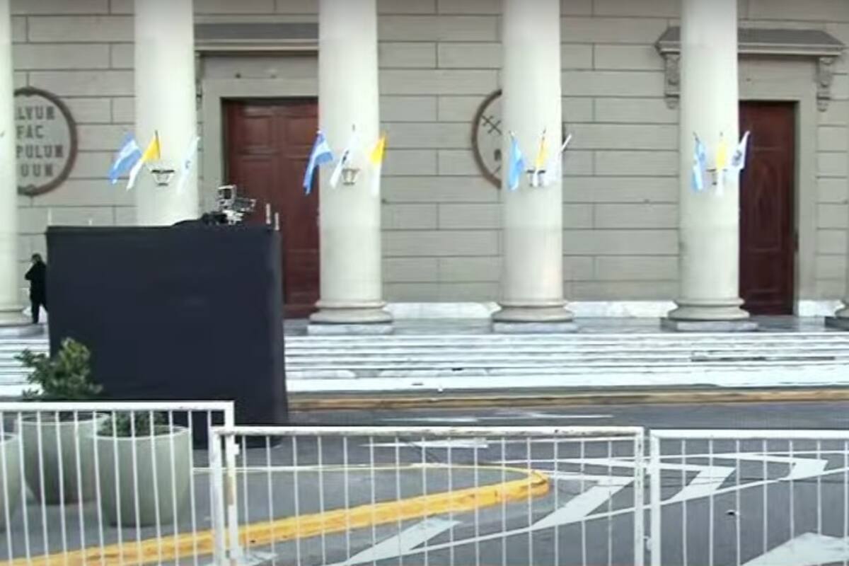 La Catedral, con vallas, en mayo de 2024
