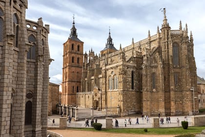 La Catedral de Astorga. A 50 km de León, el pueblo tiene poco más de 10 mil habitantes.