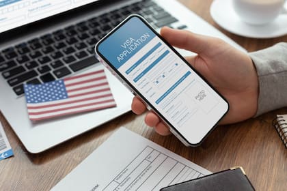 La categoría E1 permite solicitar la visa sin oferta laboral si el solicitante posee habilidades extraordinarias reconocidas a nivel internacional