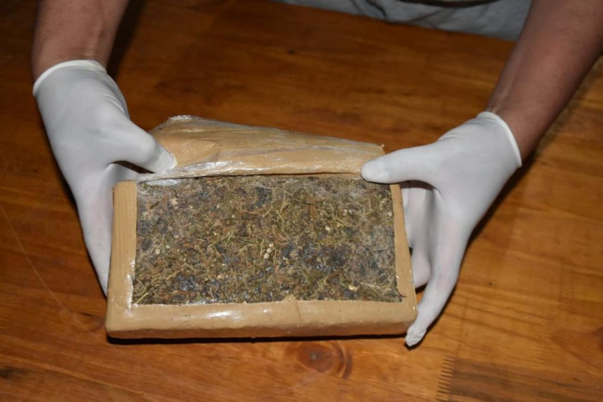 La causa en San Cruz se inició con el decomiso de marihuana enviada en una encomienda (Archivo)