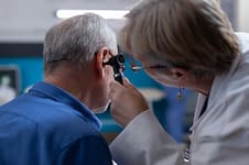 Qué significa escuchar un pitido en el cerebro cuando no hay una fuente de sonido externa, según los médicos