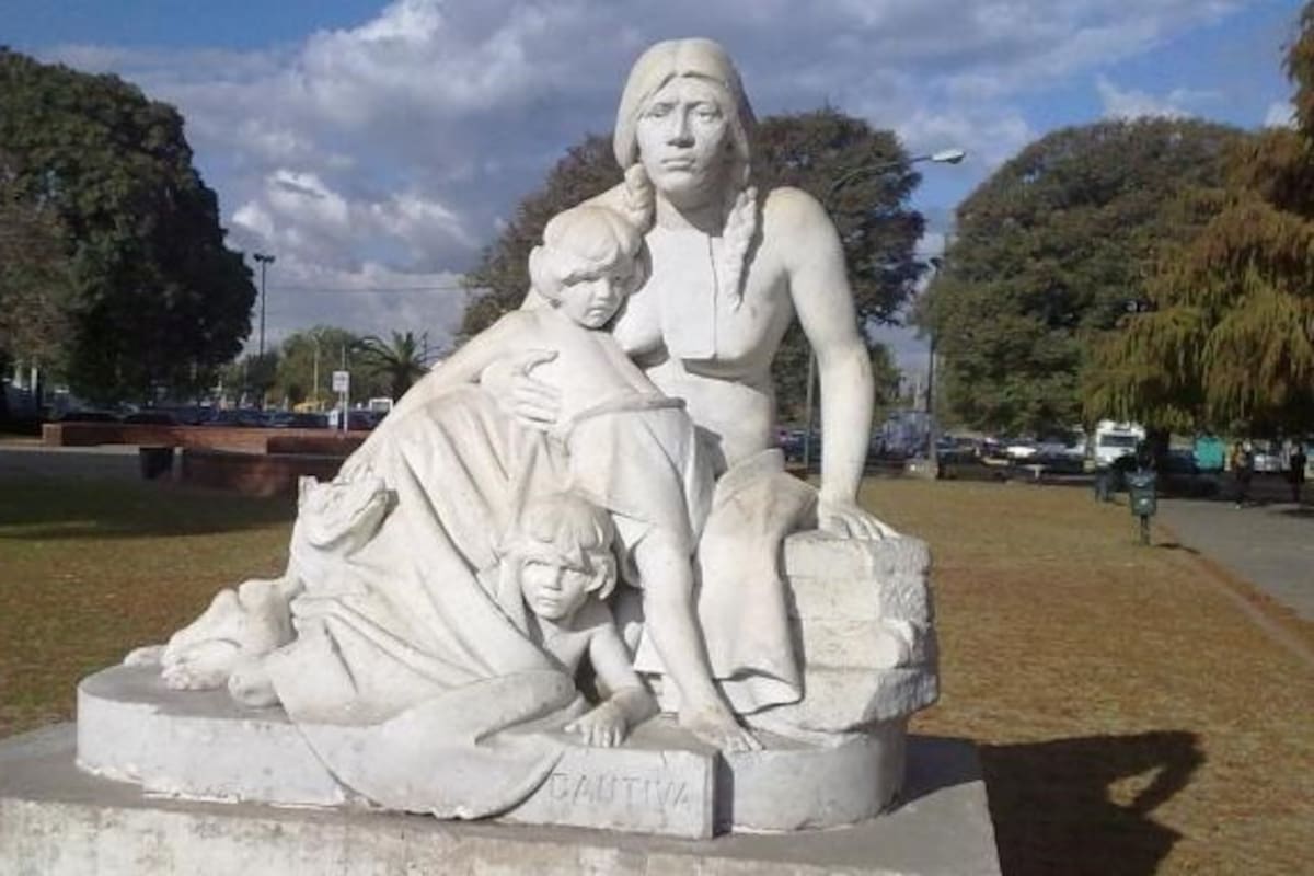 La Cautiva, de Lucio Correa Morales ,es una de las obras más importantes del patrimonio de arte público de la Ciudad