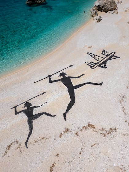 "La caza": obra de arte efímera en isla griega de Othonoi