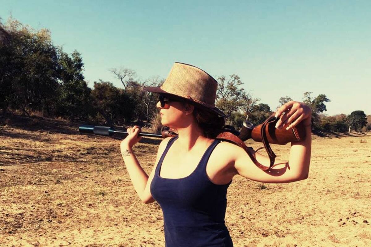 La cazadora sube a las redes sociales fotos de sus matanzas: jirafas, ciervos y elefantes.