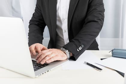 LA CBP añade las redes sociales como un elemento de datos obligatorio para las solicitudes ESTA