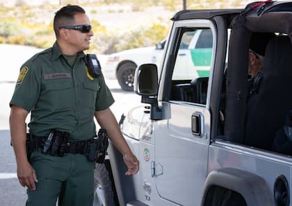 La CBP aplica las leyes aduaneras y de inmigración en la frontera y sus alrededores