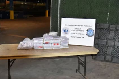 La CBP incautó los paquetes de fentanilo que portaba el ciudadano mexicano en el ingreso a Texas