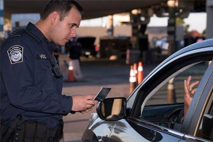 La CBP realiza controles en todos los puertos de entrada, ya sean aéreos, terrestres o marítimos