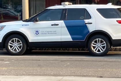 La CBP tiene como objetivo asegurar la seguridad y el cumplimiento de las leyes en todo lo relacionado a los viajes y el comercio