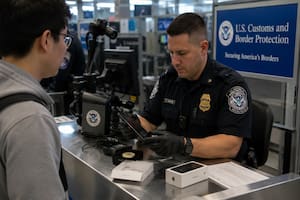 Por qué compañías como Apple o Samsung colaboran con la CBP