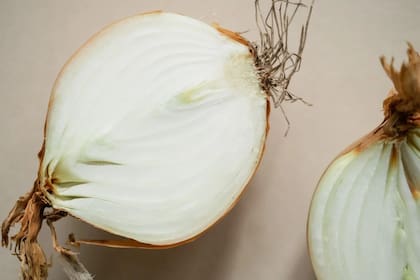 La cebolla es utilizada en diversas preparaciones (Foto Pexels)