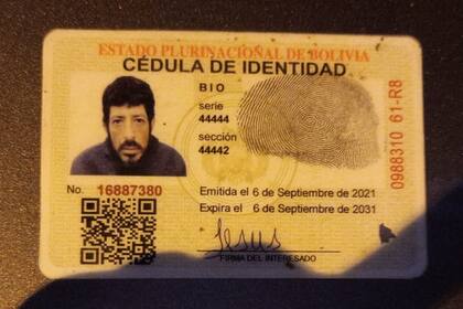 La cédula que tenía Dumbo cuando fue detenido en Perú