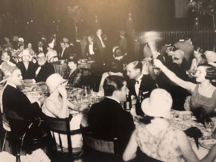 La celebración de fin de año de 1930 acompañó la inauguración del Castillo
