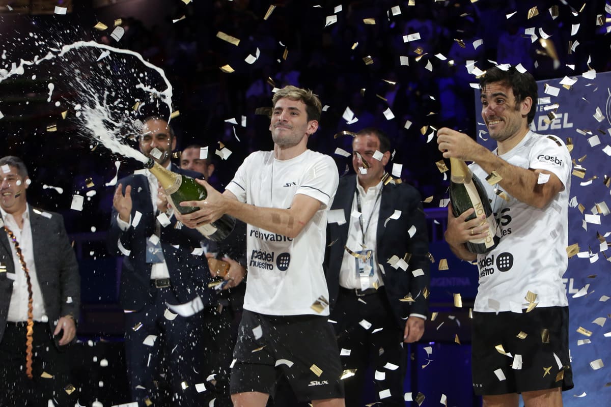 La celebración de Franco Stupaczuk y Pablo Lima, los ganadores del Mendoza Premier Pádel