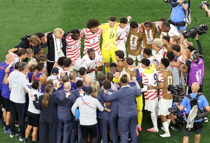 La celebración de la selección de Estados Unidos luego de la goleada sobre Paraguay en Los Ángeles.