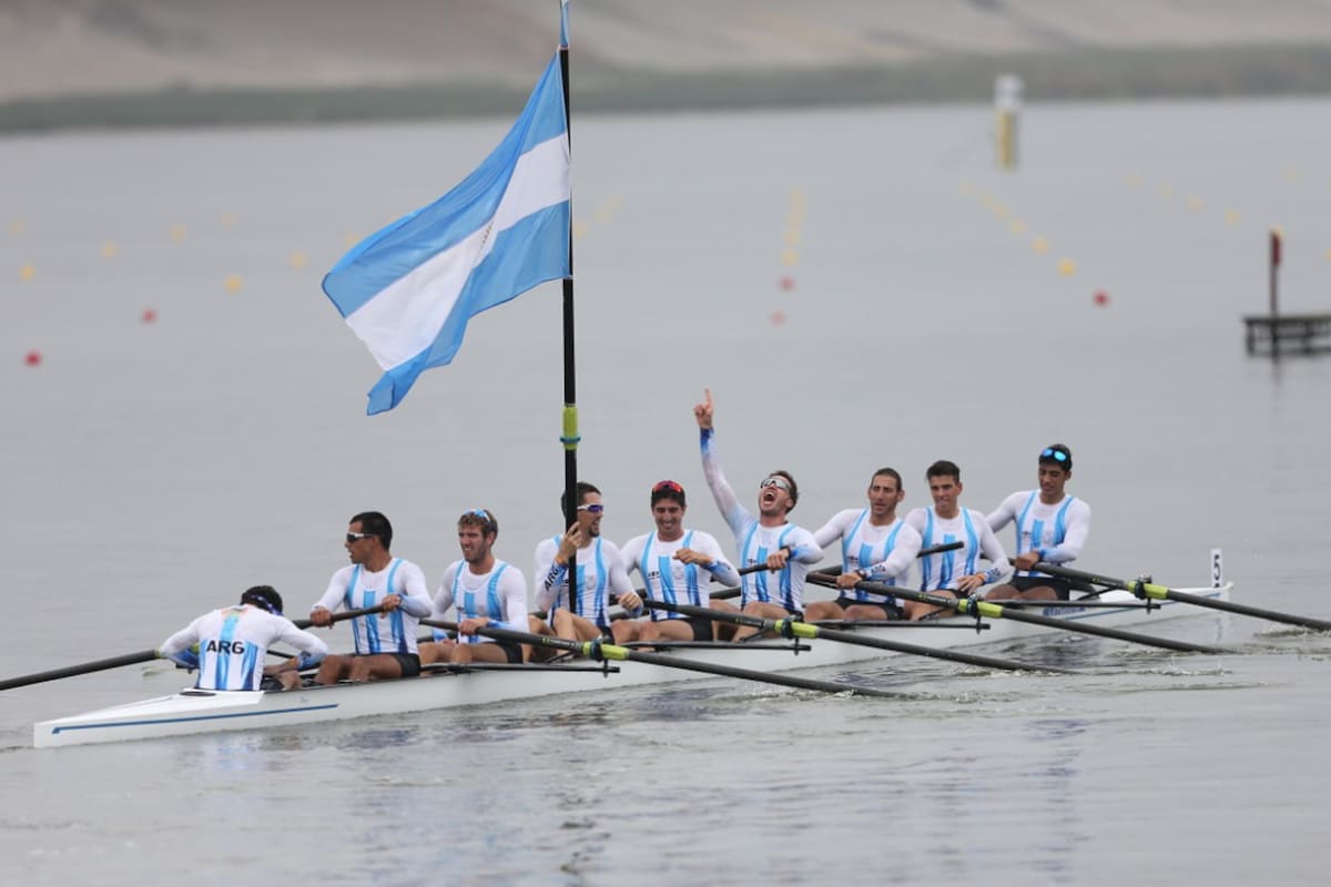 La celebración de los remeros argentinos, en Lima.