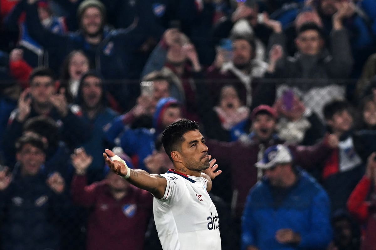 La celebración de Luis Suárez luego de anotar su primer gol desde que volvió a Nacional