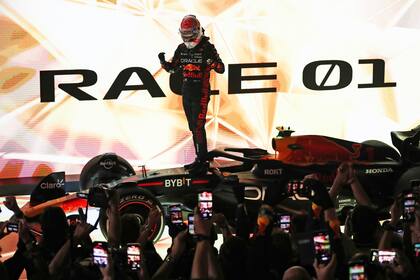 La celebración de Max Verstappen en Bahréin 2023; el autódromo de Sakhir será por cuarto año consecutivo el escenario de la apertura del Mundial de Fórmula 1.
