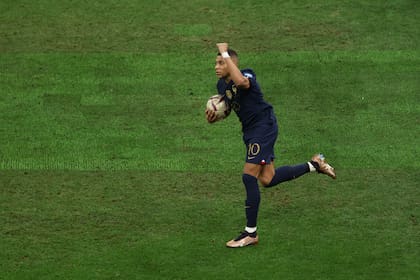 La celebración de Mbappé, el goleador del Mundial