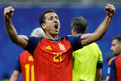 La celebración de Mikel Oyarzabal, tras anotarle a Arabia Saudita