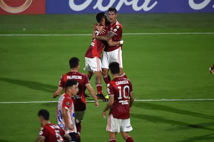 La celebración de Paulo Díaz, tras anotar el empate de River en tiempo de descuento